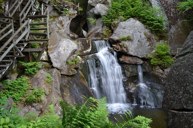 Boston Fall Foliage Day Trip to White Mountains, Lost River Gorge - Lost River Gorge and Boulder Caves: Worth It If You Like Small Passages and Water Sounds