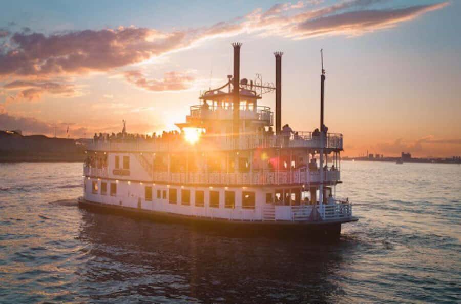 Boston Harbor: Full Moon Cruise with Champagne Option - Sailing Under Logan’s Flight Path: Noise, Planes, and How to Enjoy It