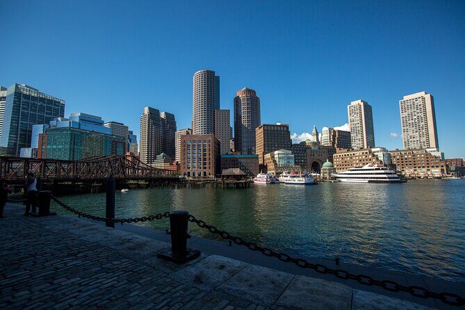 Boston: Movie Mile Walking Tour - Tips, group vibe, and the ending at Cheers