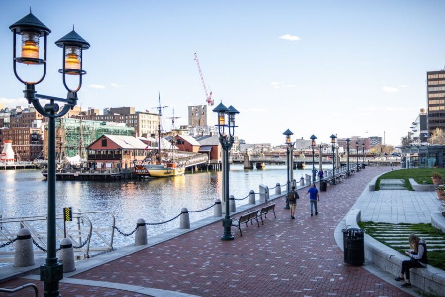 Boston: Seafood, History & Highlights Day Tour - Down Downtown: Rose Kennedy Greenway, the Custom House Tower, and More
