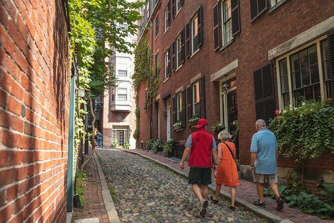 Boston Seafood to Freedom Trail Highlights Private Tour - What to expect from your guide (and why it matters)