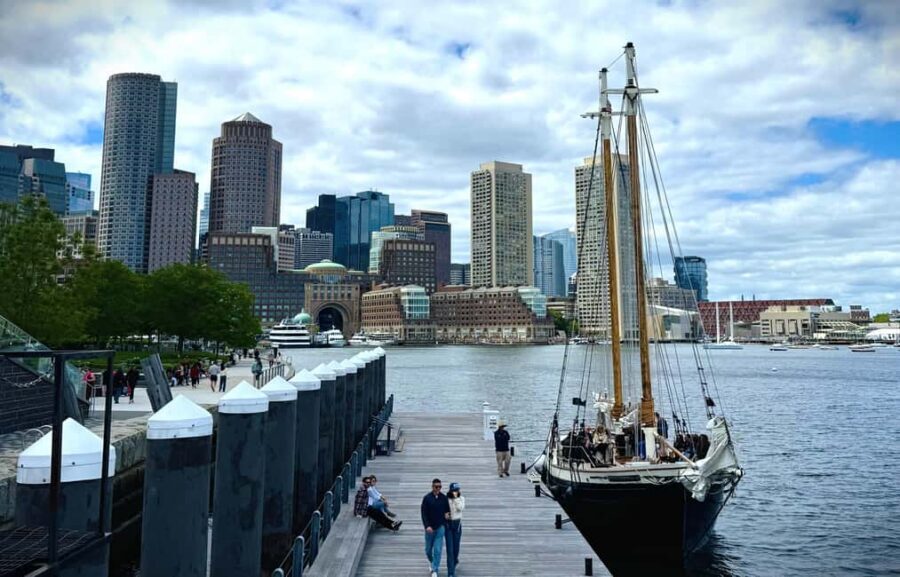 Boston: Tall Ship Harbor Sail with Weekend Brunch Option - Drinks and the weekend brunch option: how to plan your food budget