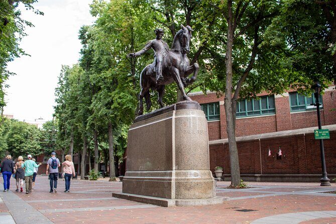 Highlights and History of Boston: GPS Guided Audio Tour - Old State House and the Boston Massacre Story Thread