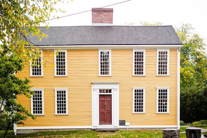 Lexington & Concord 3 hour private tour from Boston - Hancock-Clarke House: why leaders hid nearby