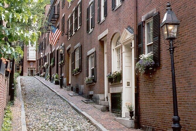 Private 1.5-Hour Freedom Trail Walking Tour with Costumed Guide - Private Freedom Trail in 90 minutes: what you can actually see