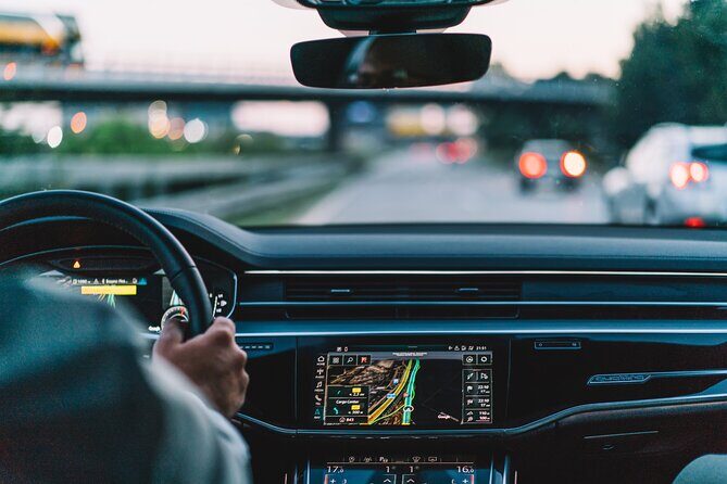Private Transfer in Boston (BOS) Airport/Home/Hotel/Work - Where the driver actually meets you (and why curbside is a big deal)