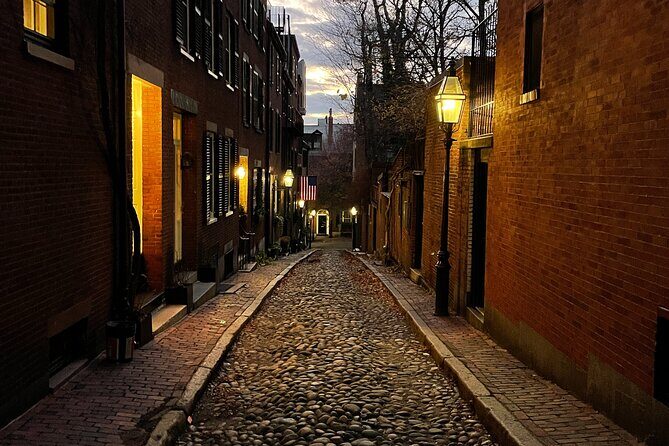 Self-Guided Boston Christmas Tour - A Santa-Narrated Holiday Walk You Can Do at Your Speed